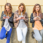 女友達と彼女の違いはLINEに出る！脈アリを見抜く9つの特徴