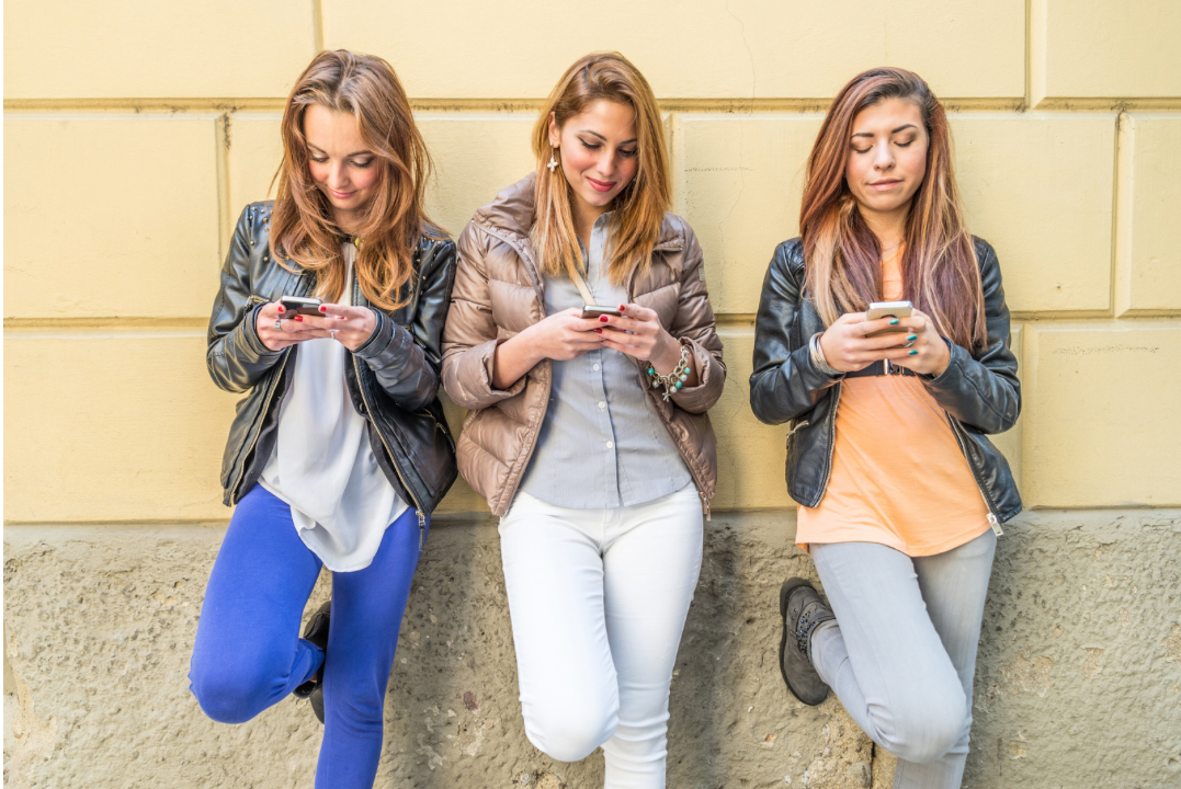 女友達と彼女の違いはLINEに出る！脈アリを見抜く9つの特徴