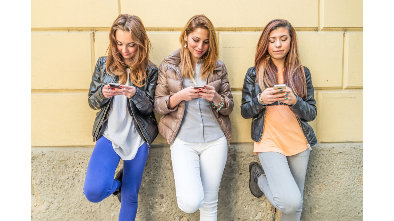 女友達と彼女の違いはLINEに出る！脈アリを見抜く9つの特徴